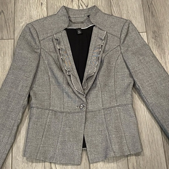 White House Black Market Blazer Size 0 Career Work Jacket Gray Ruffle Trim - Picture 3 of 15